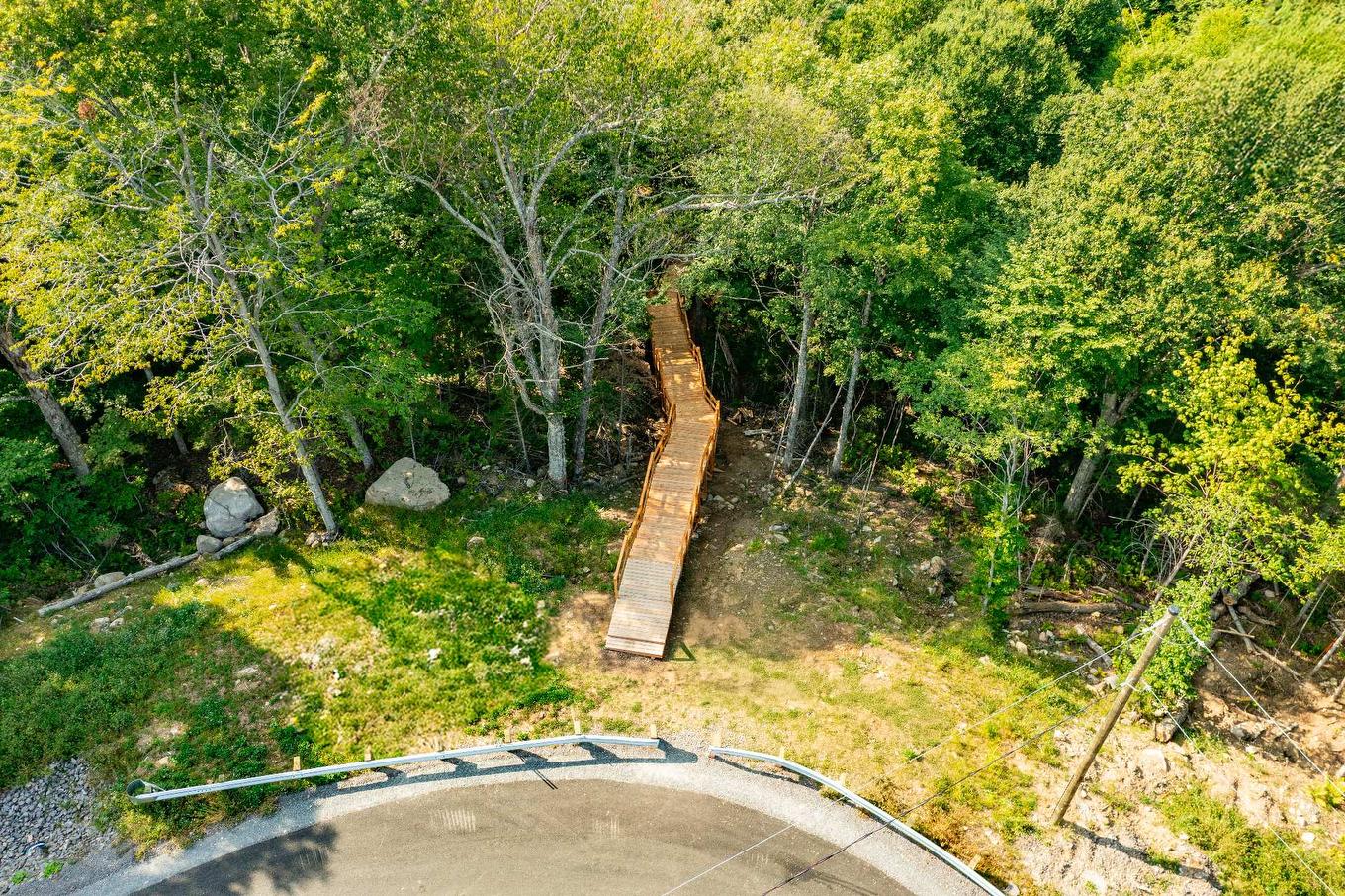 Accès au plan d'eau - 20E Rue, Saint-Adolphe-D'Howard, QC - Outdoor