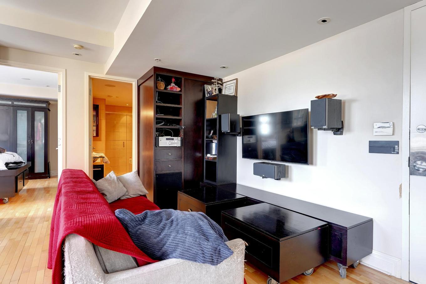 Living room - 804-10 Rue St-Jacques, Montréal (Ville-Marie), QC - Indoor Photo Showing Living Room