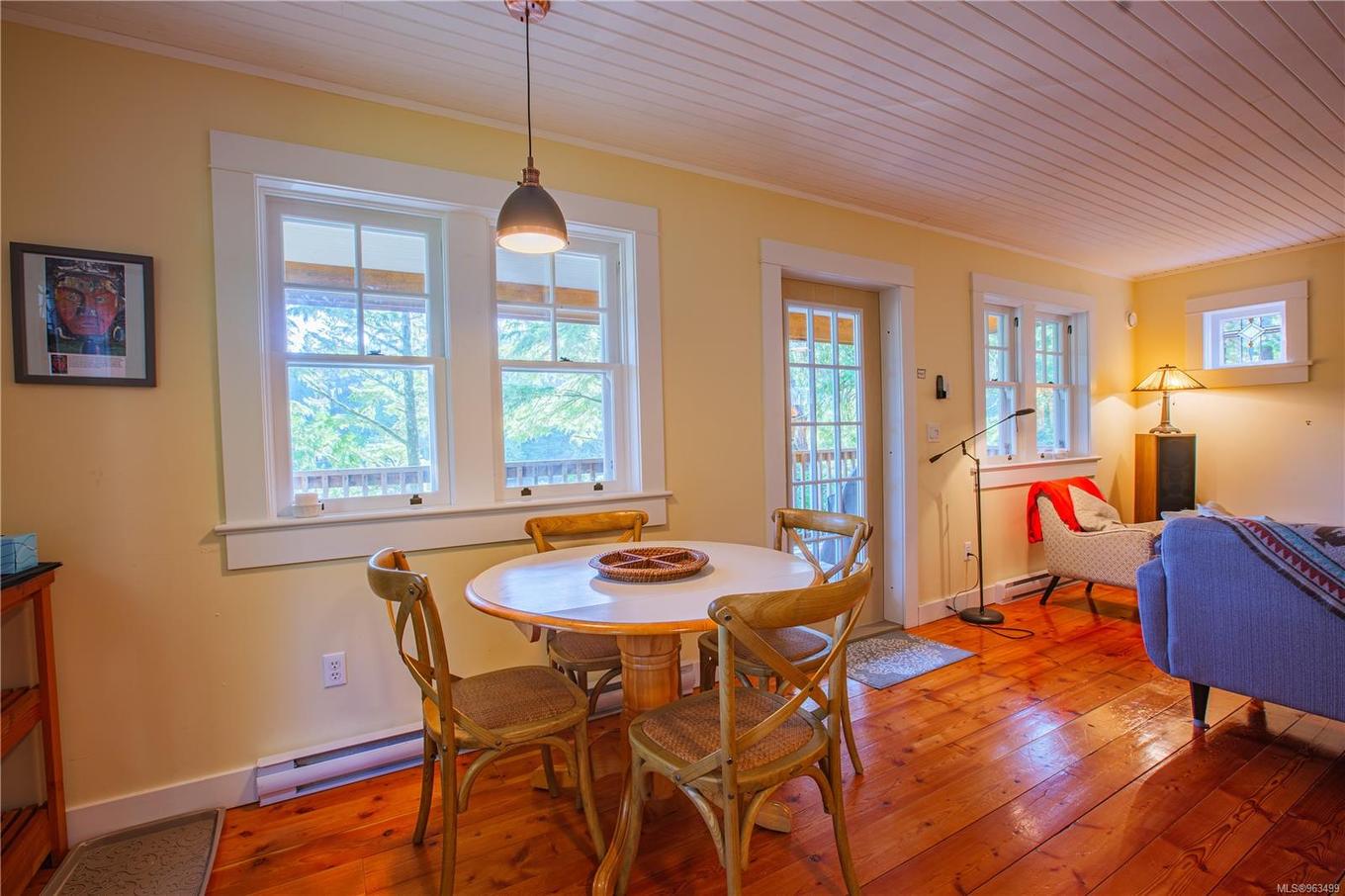 225 Boardwalk Blvd, Ucluelet, BC - Indoor Photo Showing Dining Room