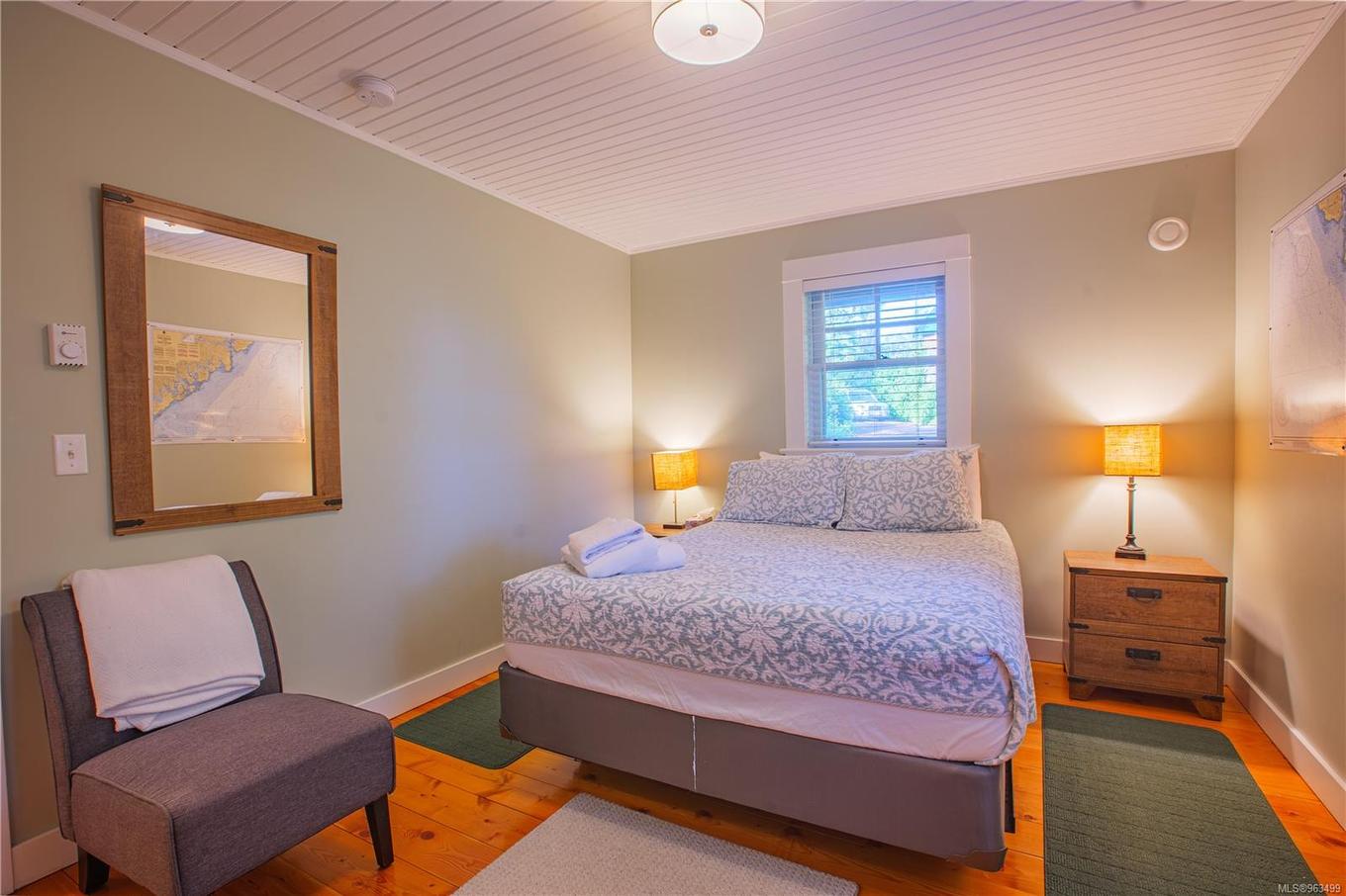 225 Boardwalk Blvd, Ucluelet, BC - Indoor Photo Showing Bedroom