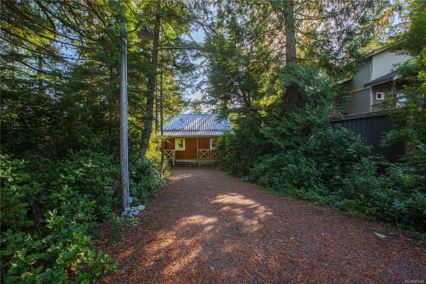 225 Boardwalk Blvd, Ucluelet, BC - Outdoor