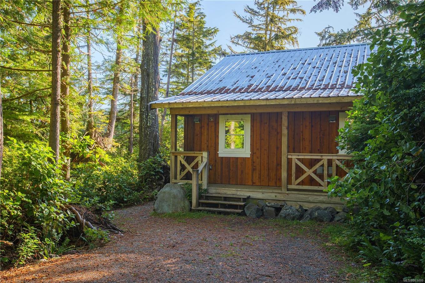 225 Boardwalk Blvd, Ucluelet, BC - Outdoor