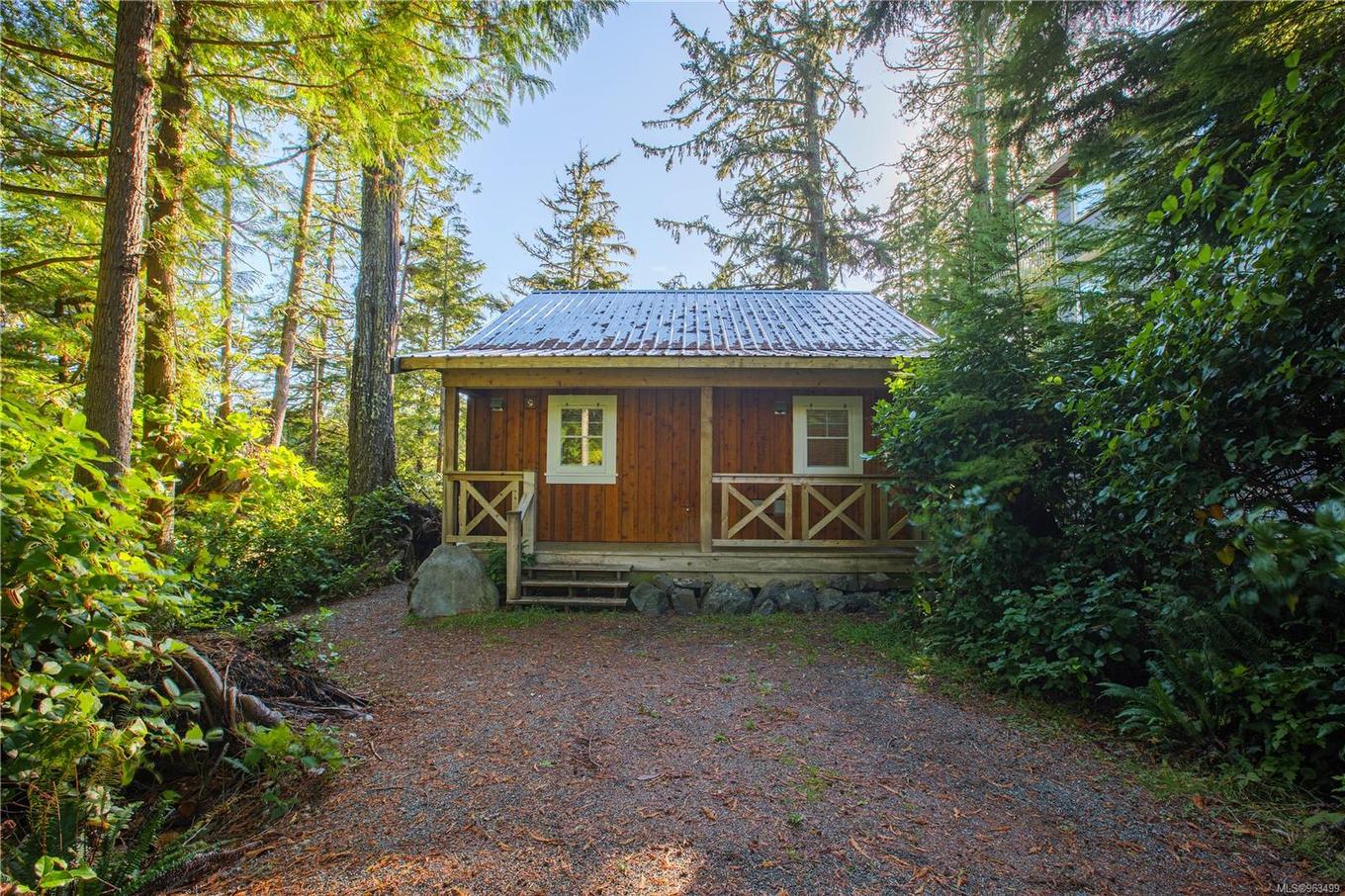 225 Boardwalk Blvd, Ucluelet, BC - Outdoor