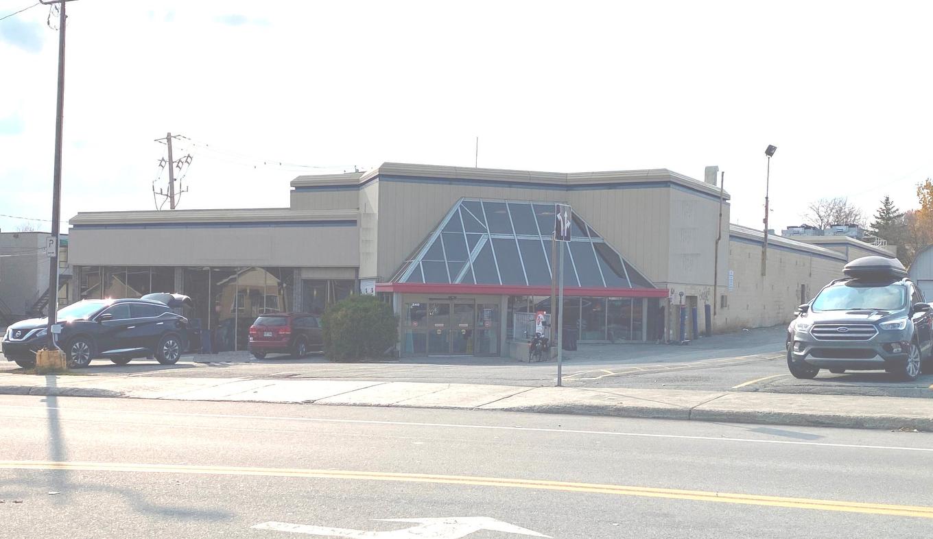 Façade - 240 Av. Larivière, Rouyn-Noranda, QC - Outdoor