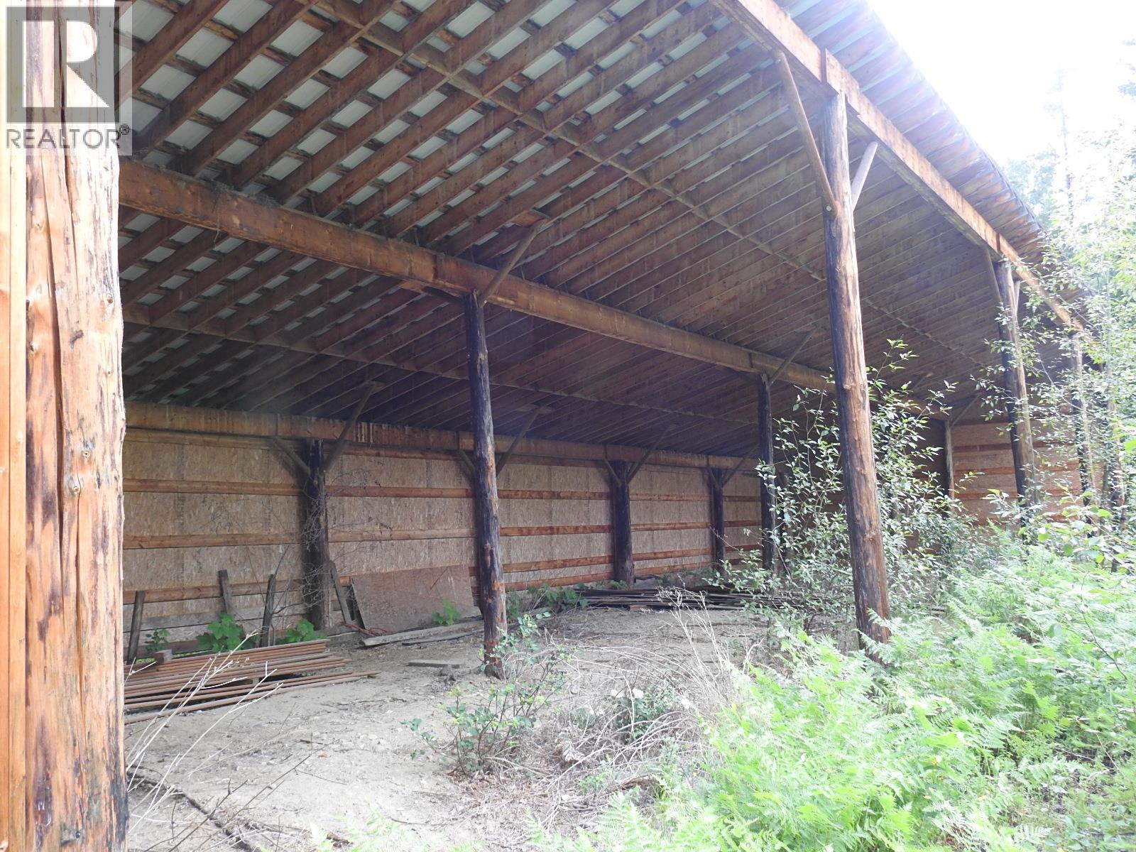 9700 6 Highway, Edgewood, BC