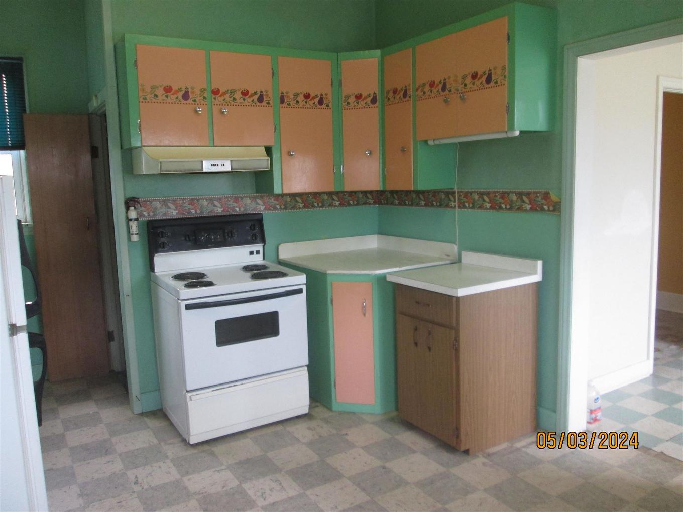 306 Front Street, Ignace, ON - Indoor Photo Showing Kitchen