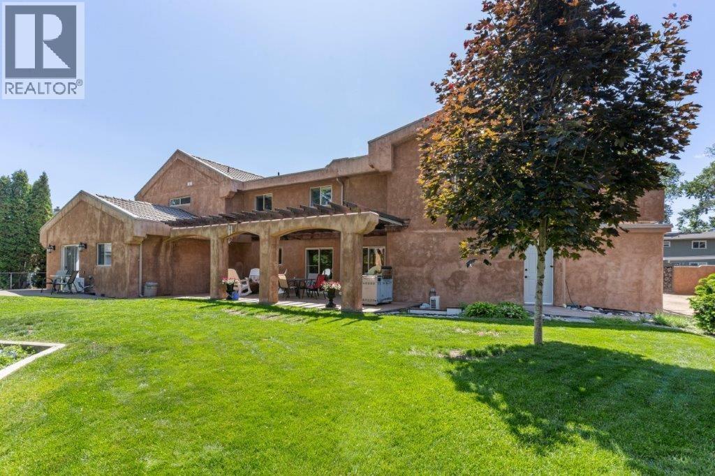 4170 Lake Avenue, Peachland, BC - Outdoor