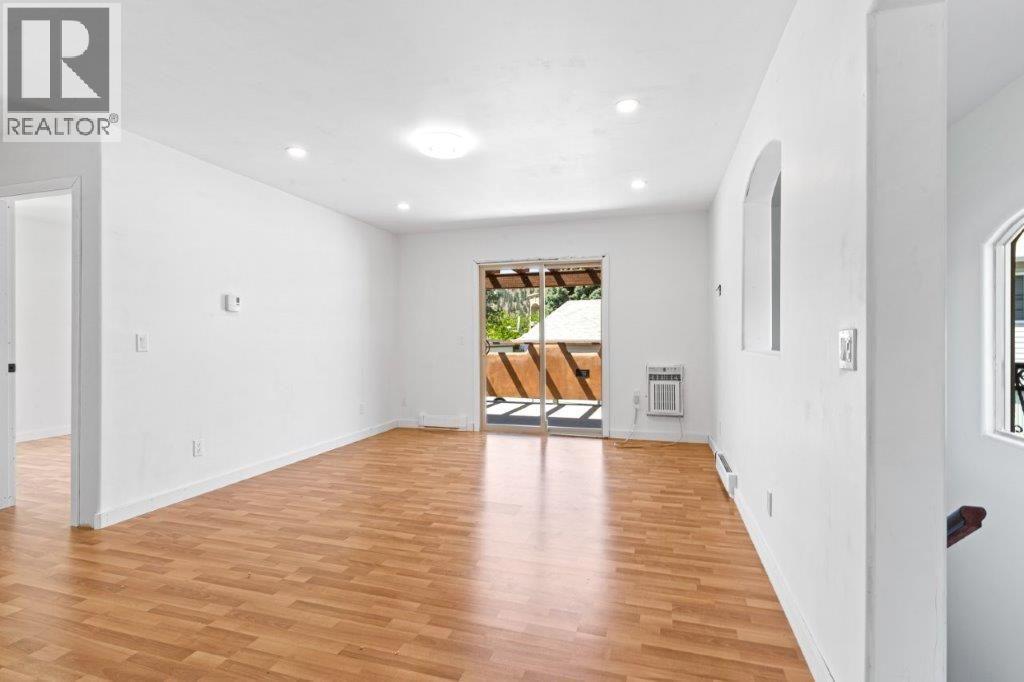 4170 Lake Avenue, Peachland, BC - Indoor Photo Showing Other Room