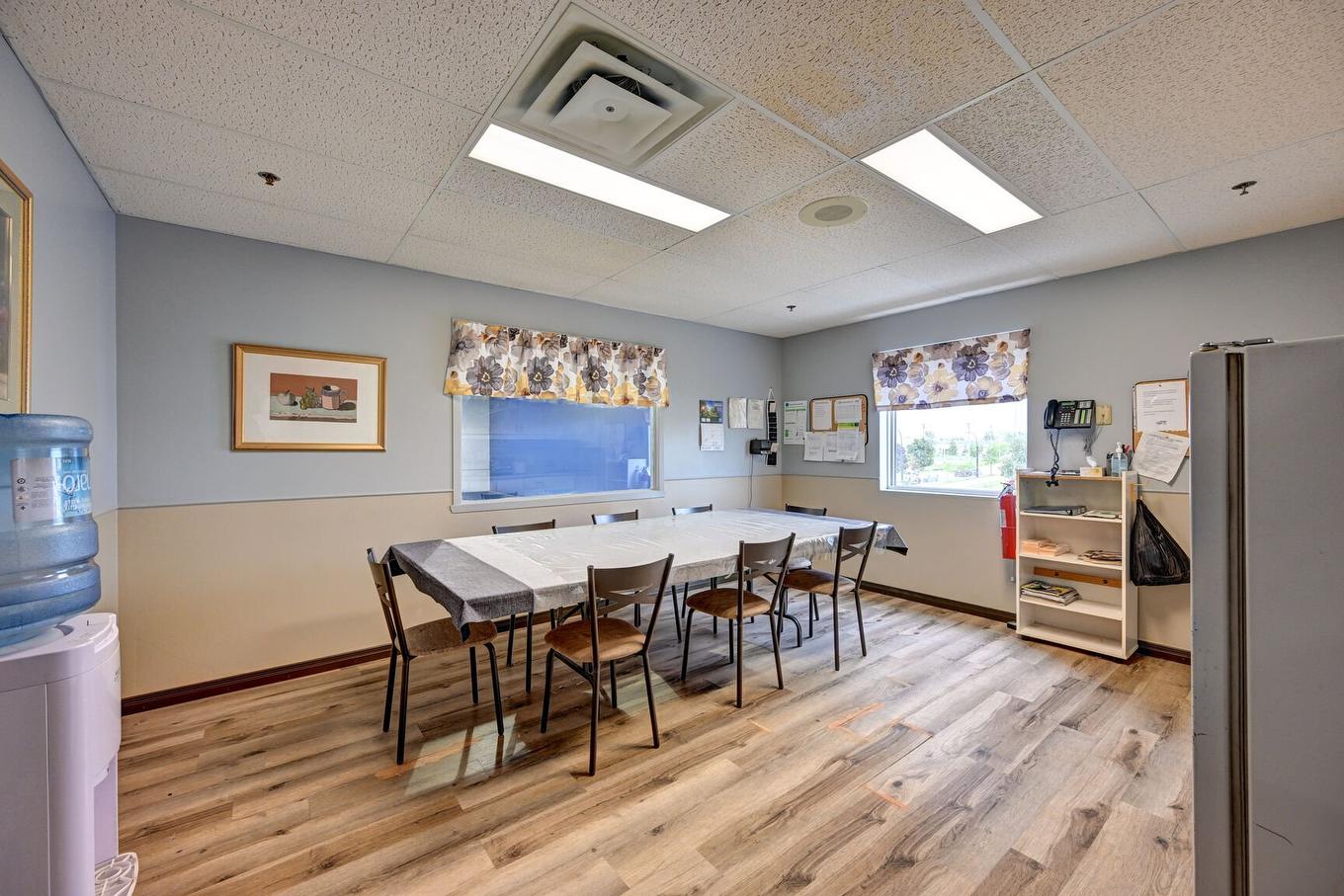 Cuisinette - 405 Boul. Industriel, Saint-Eustache, QC - Indoor Photo Showing Other Room