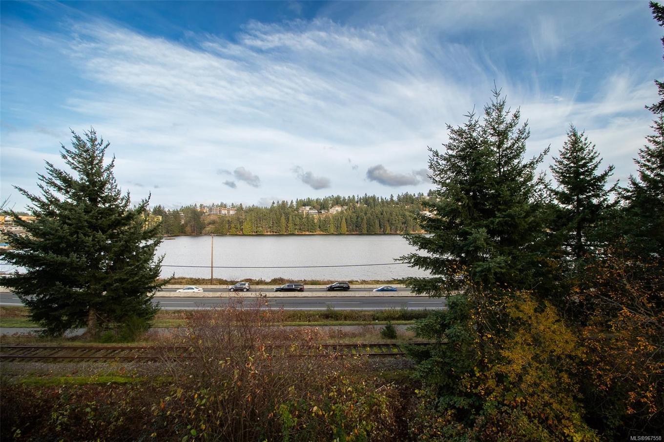 205-4474 Wellington Rd, Nanaimo, BC - Outdoor With View