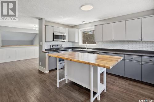 163 Girgulis Crescent, Saskatoon, SK - Indoor Photo Showing Kitchen With Stainless Steel Kitchen With Double Sink