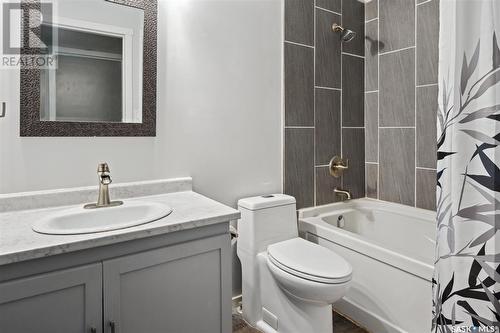 163 Girgulis Crescent, Saskatoon, SK - Indoor Photo Showing Bathroom