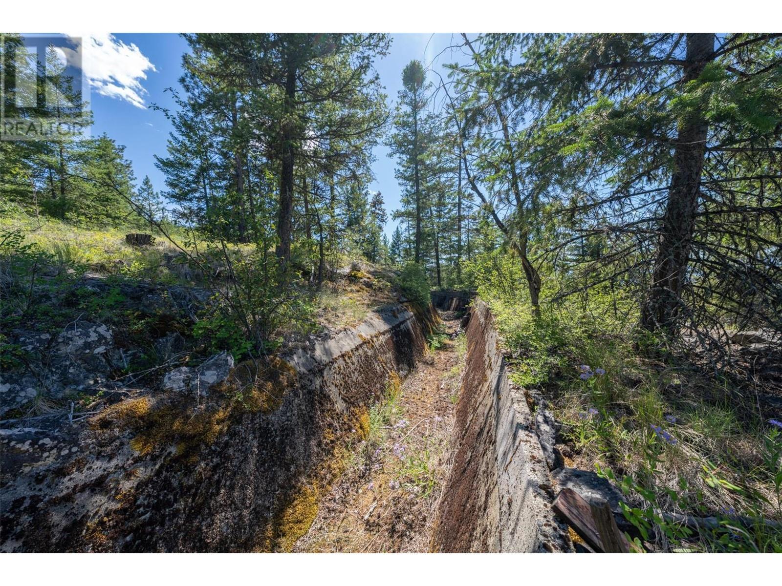 5401-5403 Mcculloch Road, Kelowna, BC