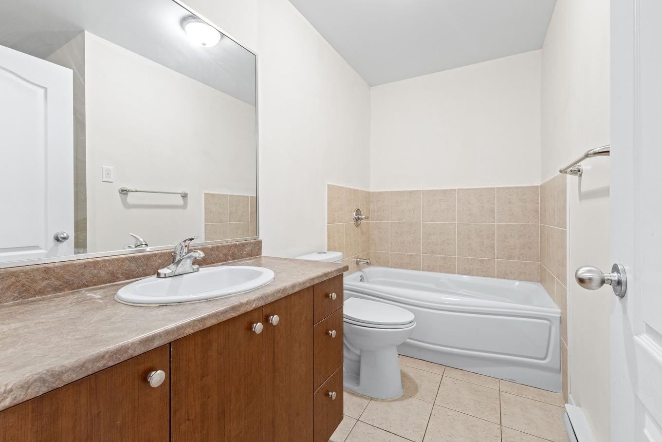 Bathroom - 101-3075 Av. Ernest-Hemingway, Montréal (Saint-Laurent), QC - Indoor Photo Showing Bathroom