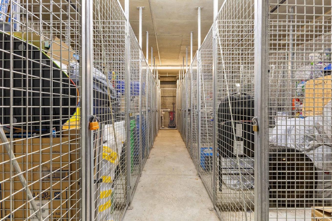 Storage - 101-3075 Av. Ernest-Hemingway, Montréal (Saint-Laurent), QC - Indoor With Storage