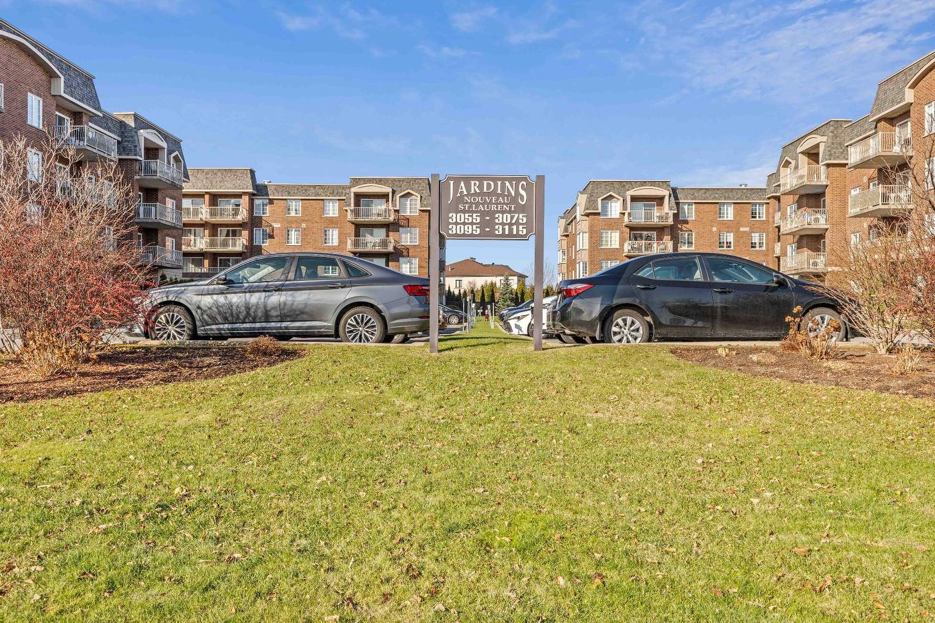 Exterior entrance - 101-3075 Av. Ernest-Hemingway, Montréal (Saint-Laurent), QC - Outdoor