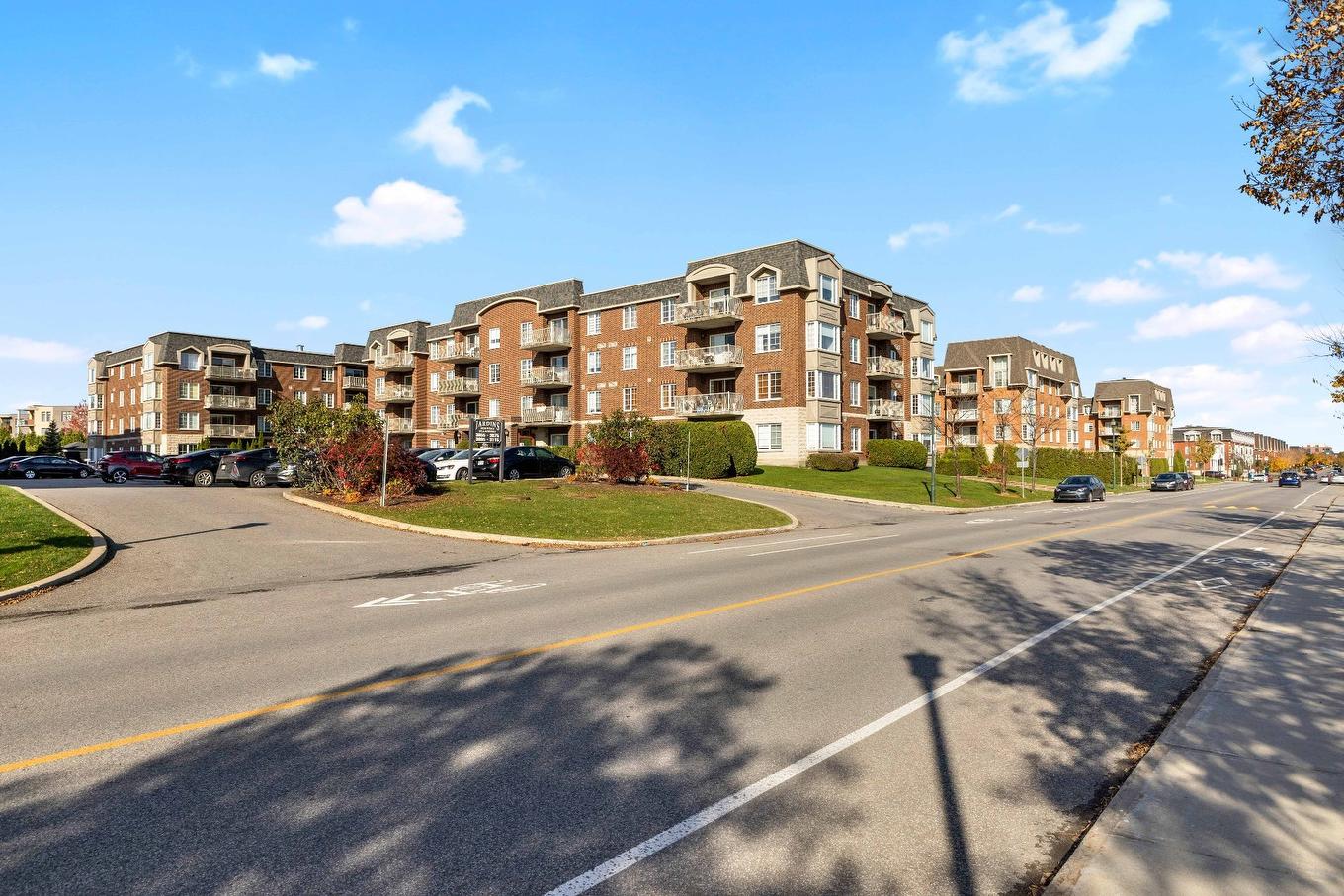 Street - 101-3075 Av. Ernest-Hemingway, Montréal (Saint-Laurent), QC - Outdoor With Balcony With Facade