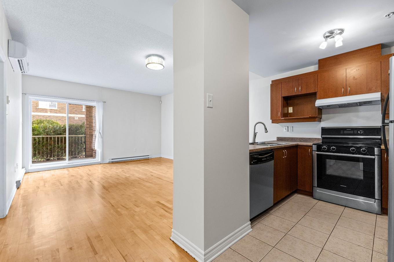 Overall view - 101-3075 Av. Ernest-Hemingway, Montréal (Saint-Laurent), QC - Indoor Photo Showing Kitchen