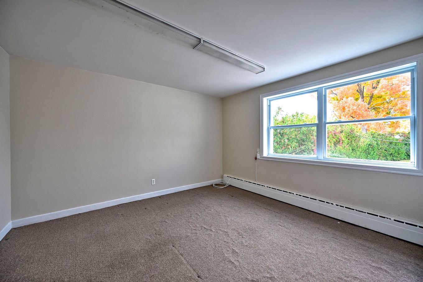 Interior - 183 Rue St-Eustache, Saint-Eustache, QC - Indoor Photo Showing Other Room