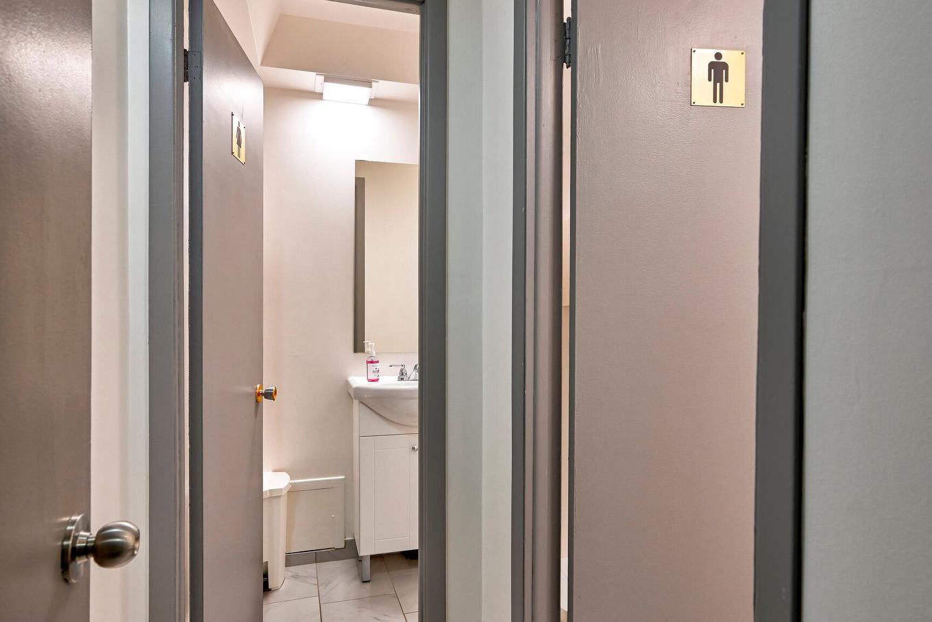 Bathroom - 183 Rue St-Eustache, Saint-Eustache, QC - Indoor Photo Showing Bathroom