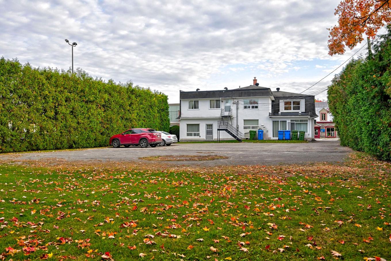 Parking - 183 Rue St-Eustache, Saint-Eustache, QC - Outdoor