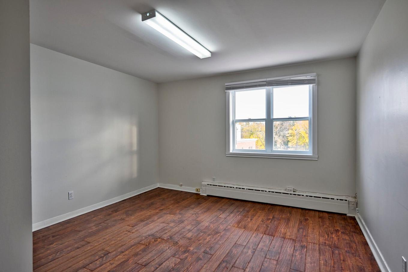 Interior - 183 Rue St-Eustache, Saint-Eustache, QC - Indoor Photo Showing Other Room