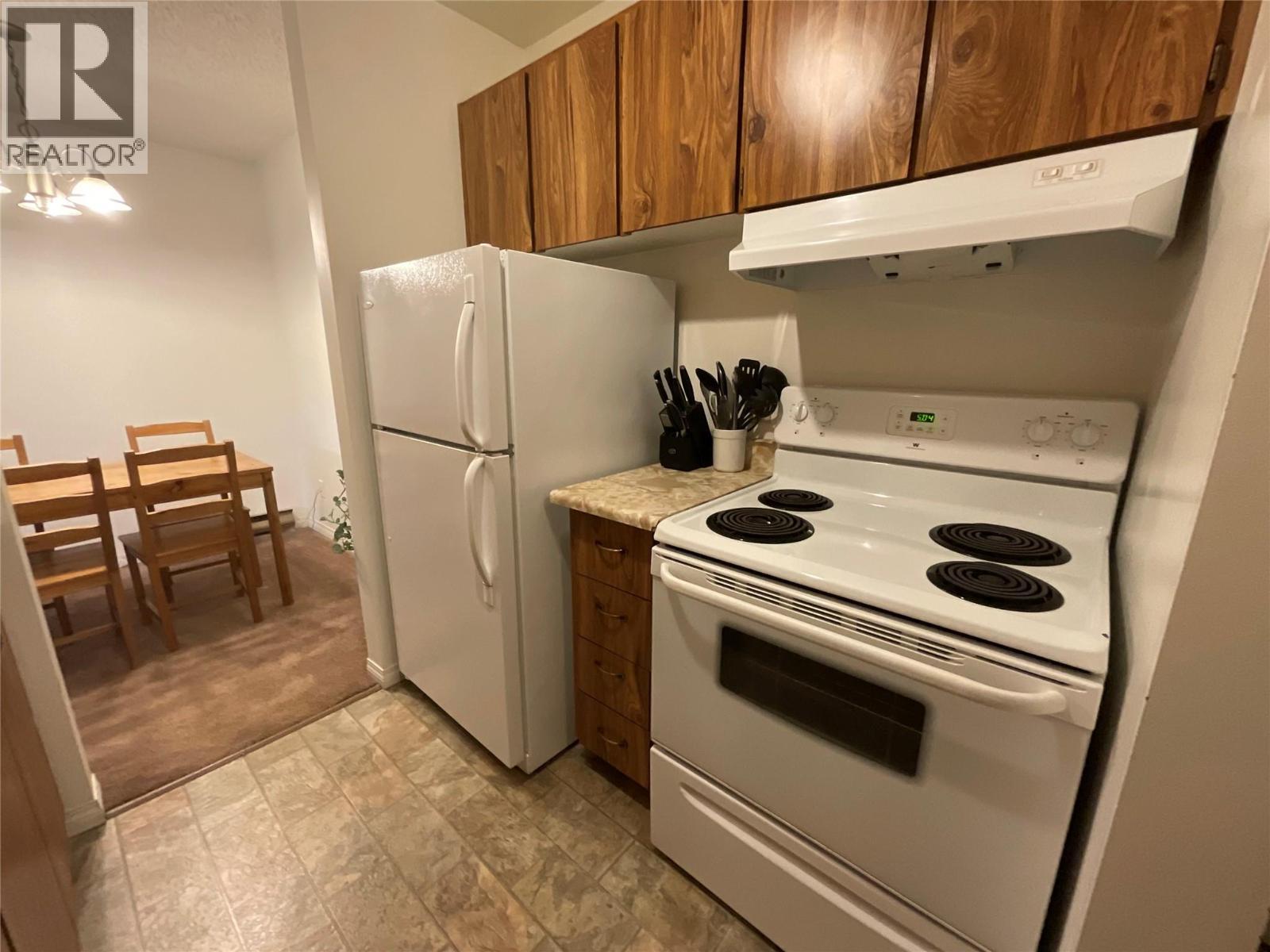 212 Spieker Avenue Unit# 315, Tumbler Ridge, BC - Indoor Photo Showing Kitchen