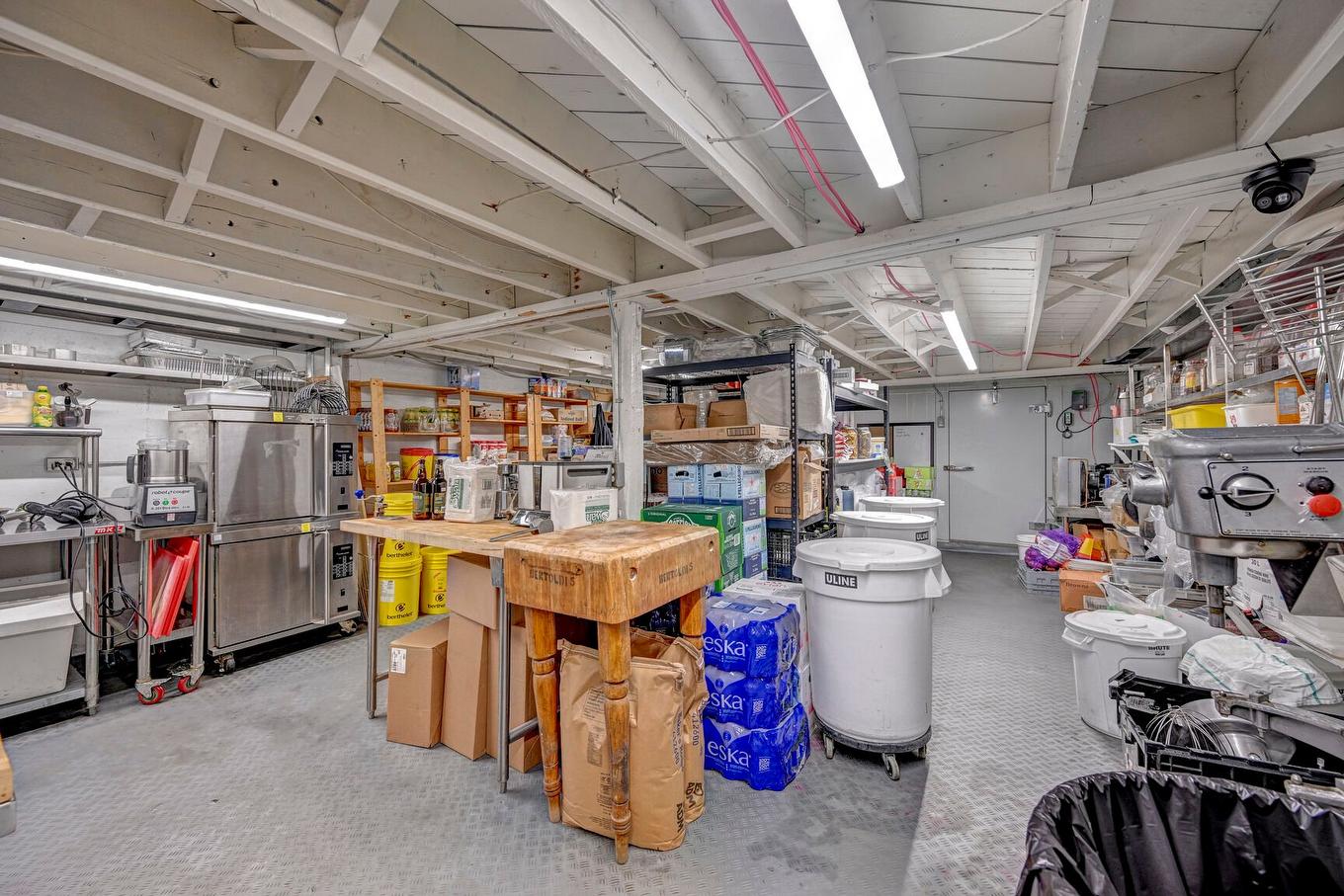 Kitchen - 1790 Boul. Des Laurentides, Laval (Vimont), QC - Indoor Photo Showing Basement