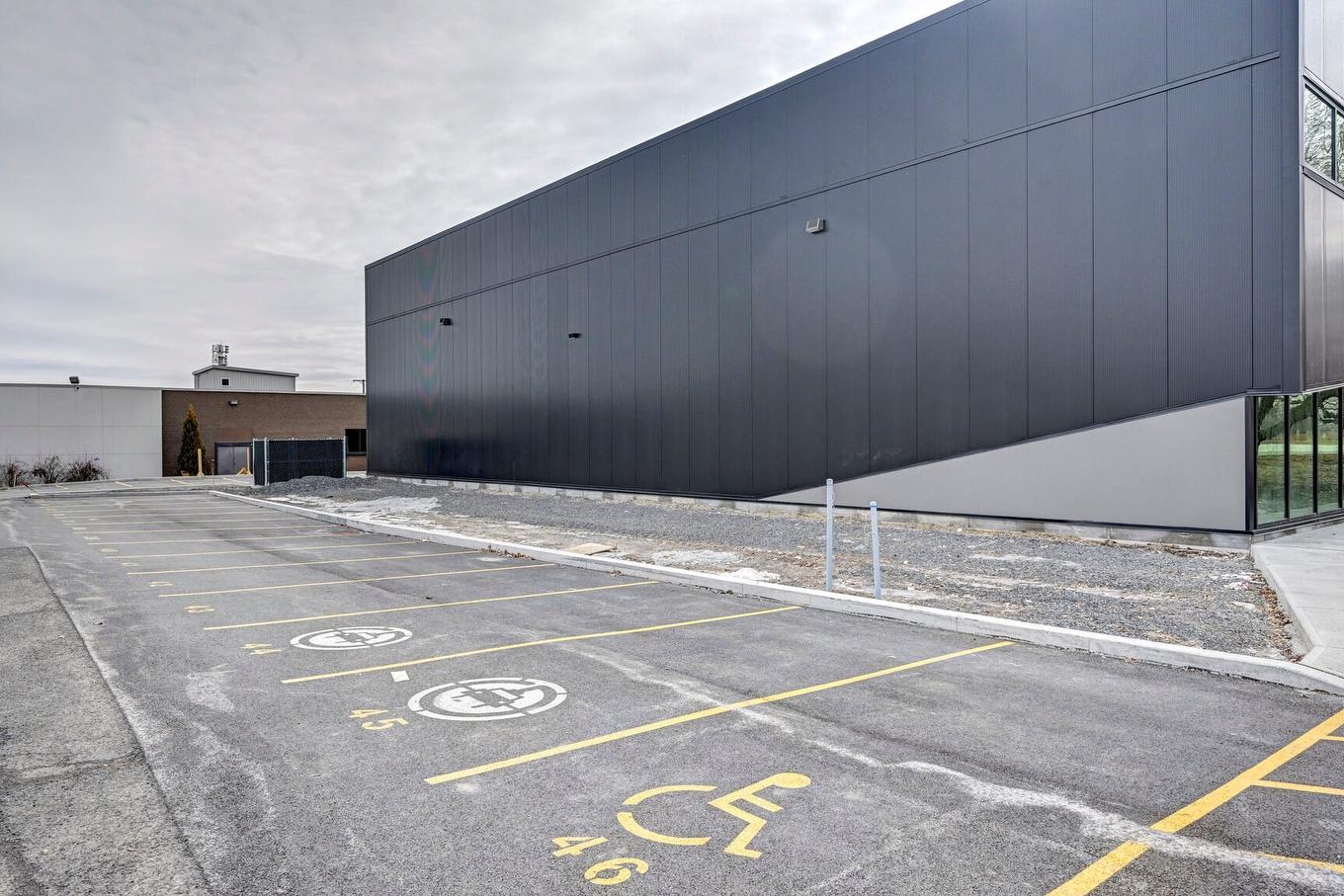 Stationnement - 100 Boul. Du Fort-St-Louis, Boucherville, QC - Outdoor