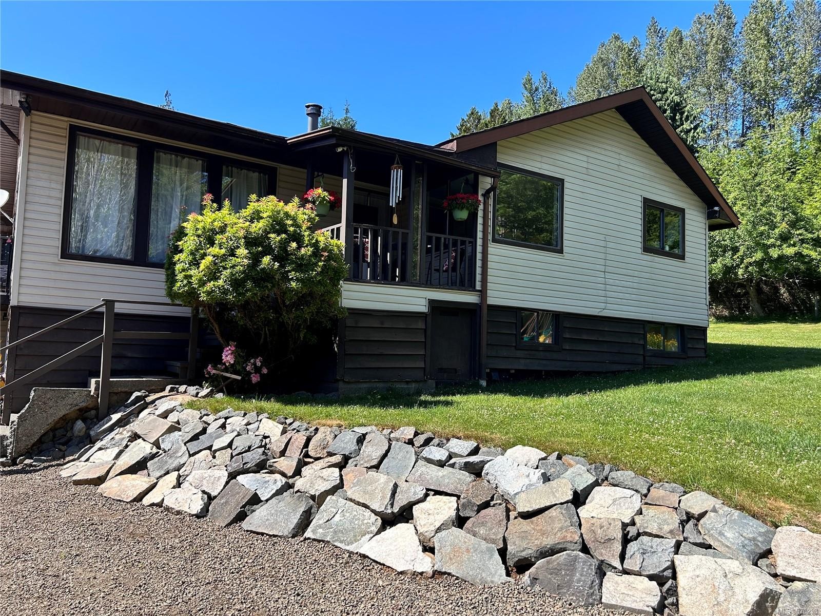 973 Island Hwy, Sayward, BC