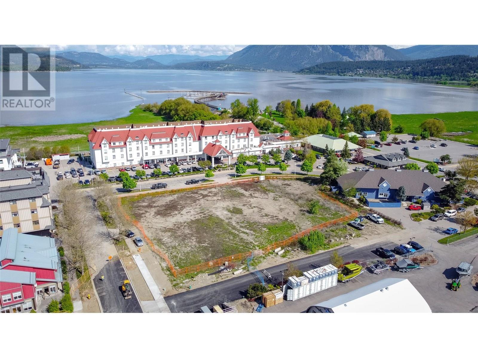250 Harbourfront Drive Ne, Salmon Arm, BC