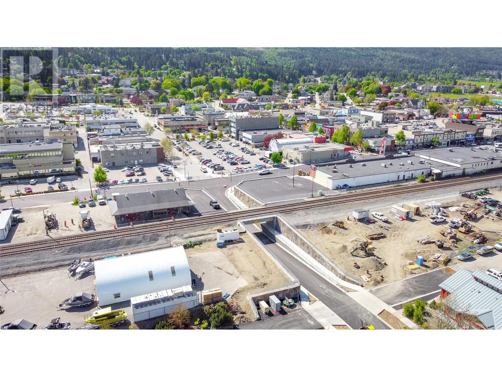 250 Harbourfront Drive Ne, Salmon Arm, BC