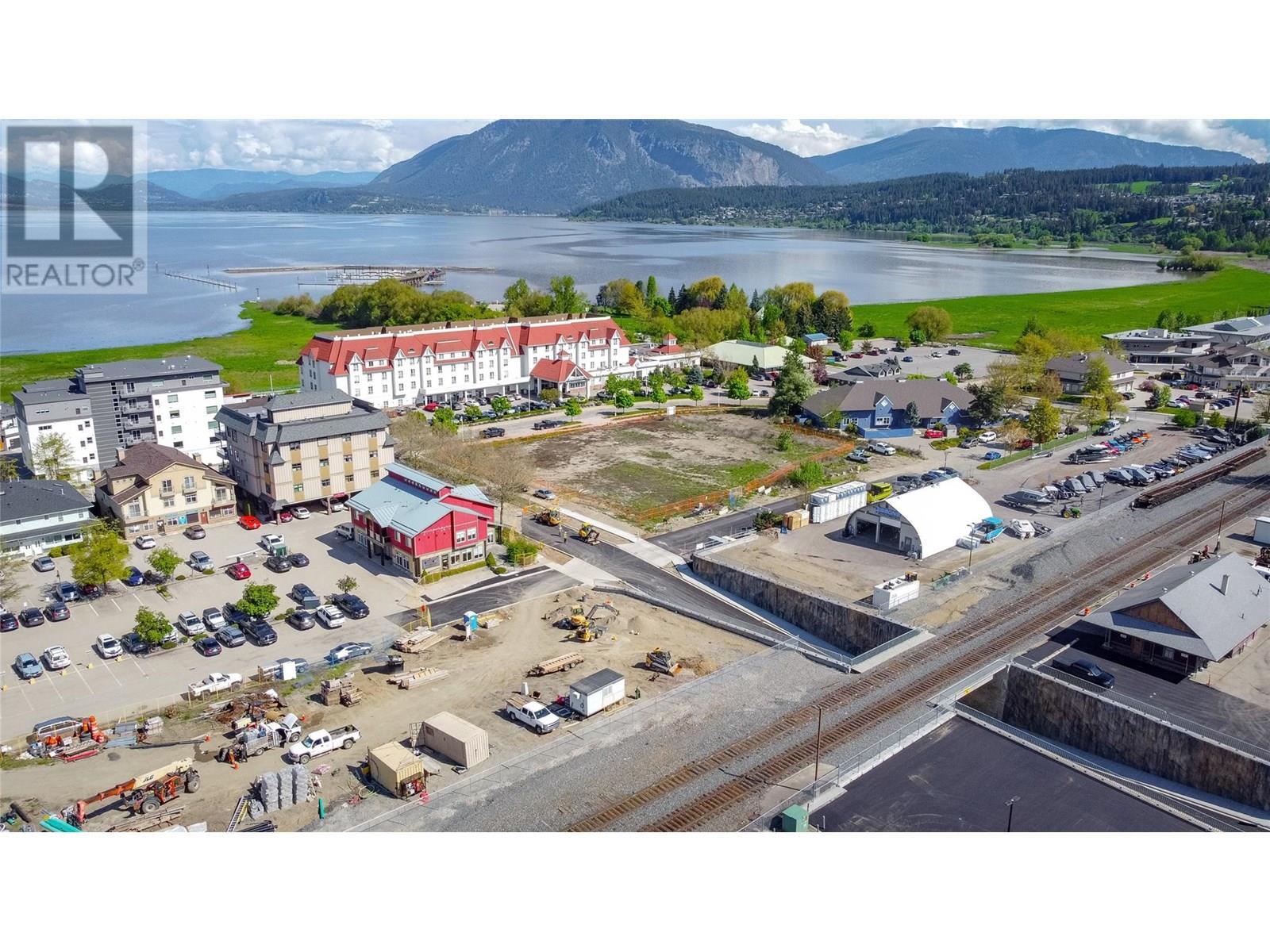 250 Harbourfront Drive Ne, Salmon Arm, BC