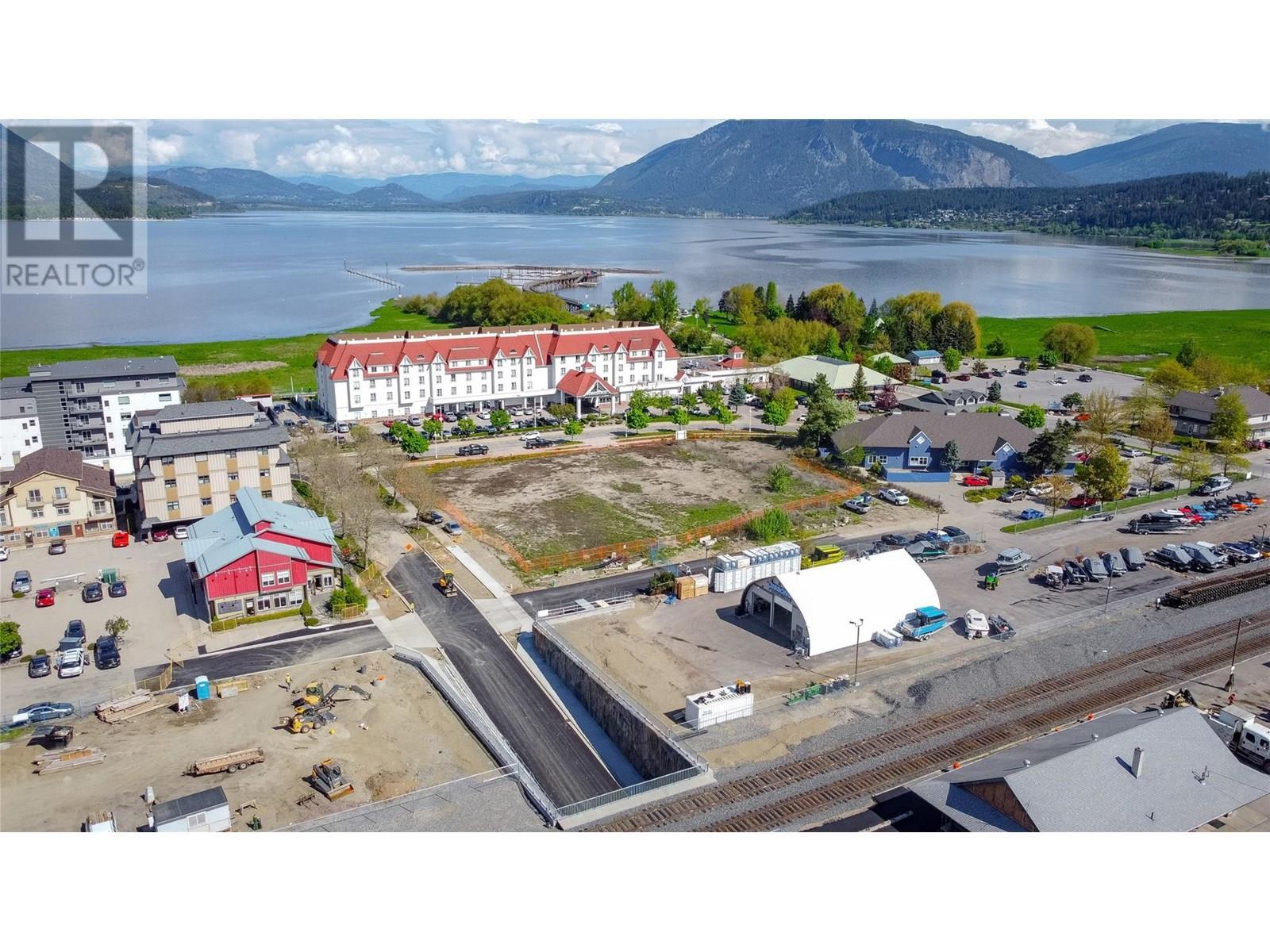 250 Harbourfront Drive Ne, Salmon Arm, BC