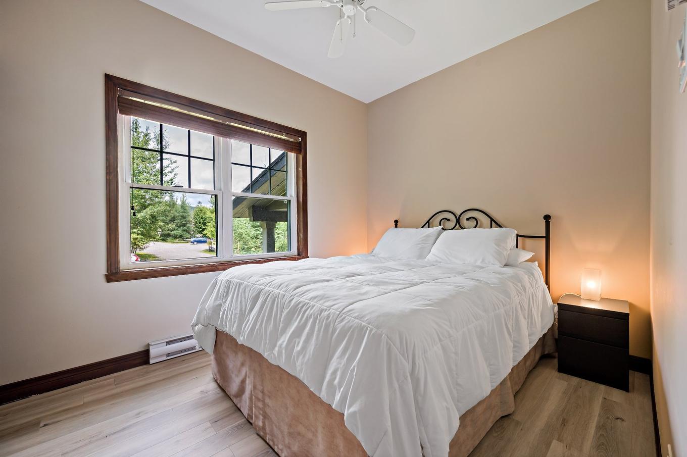Bedroom - 10-300 Rue Du Mont-Plaisant, Mont-Tremblant, QC - Indoor Photo Showing Bedroom