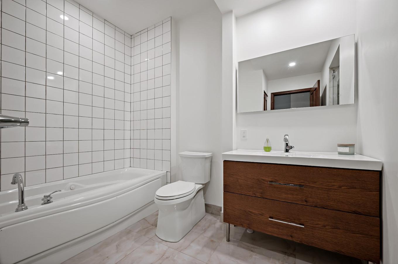 Bathroom - 10-300 Rue Du Mont-Plaisant, Mont-Tremblant, QC - Indoor Photo Showing Bathroom