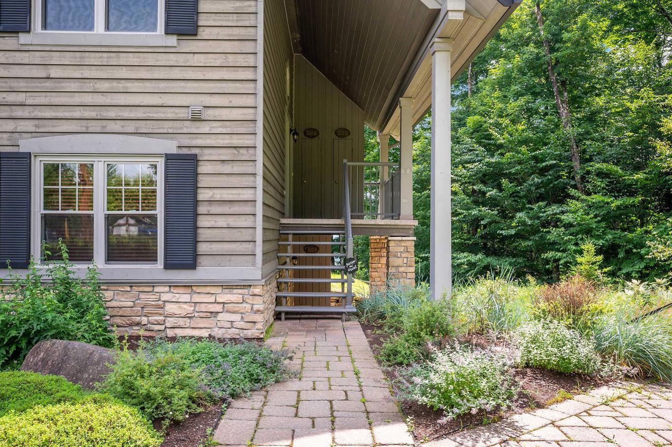 Exterior entrance - 10-300 Rue Du Mont-Plaisant, Mont-Tremblant, QC - Outdoor