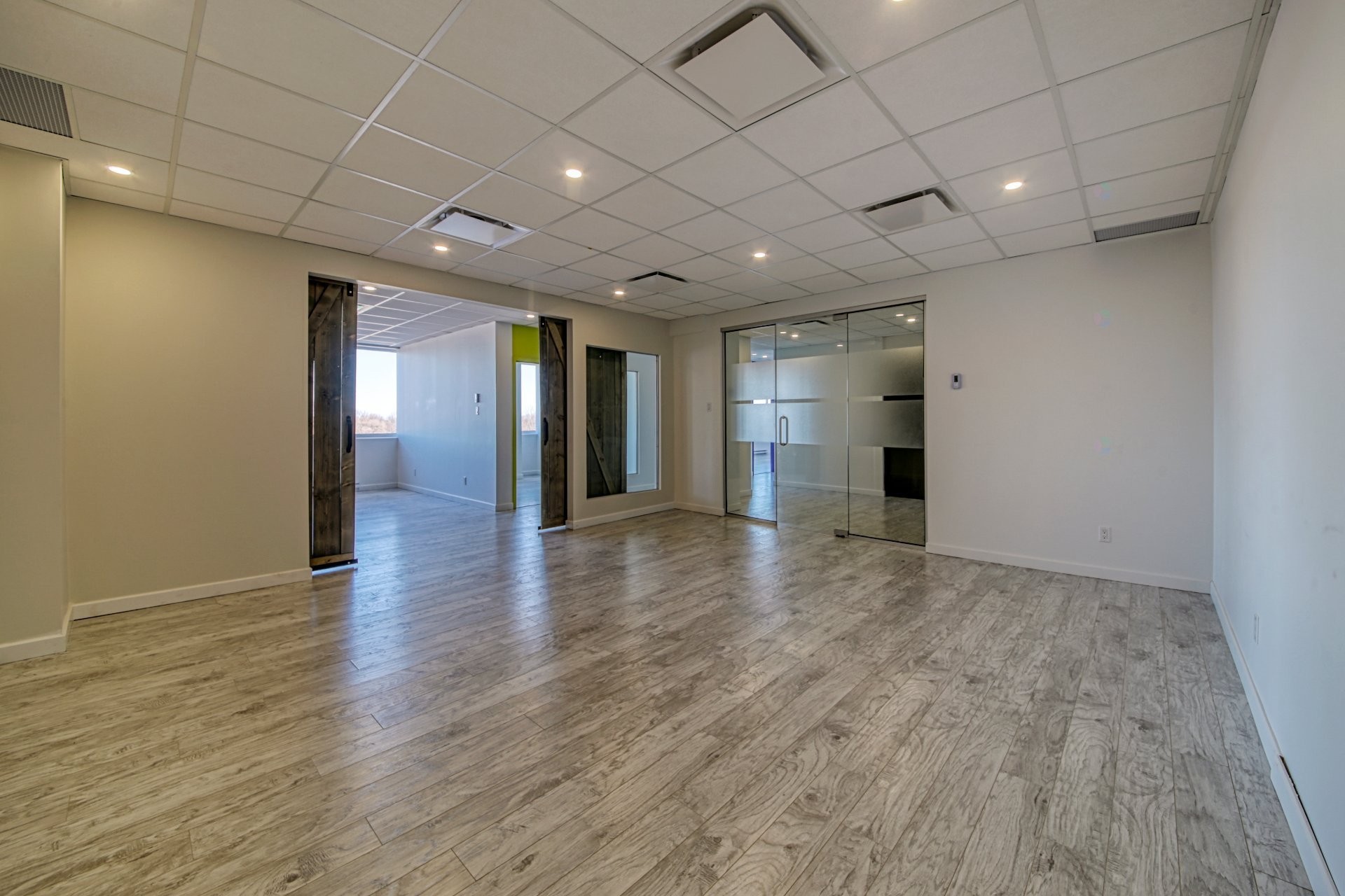 Office - 410-465 Av. Victoria, Saint-Lambert, QC - Indoor Photo Showing Other Room