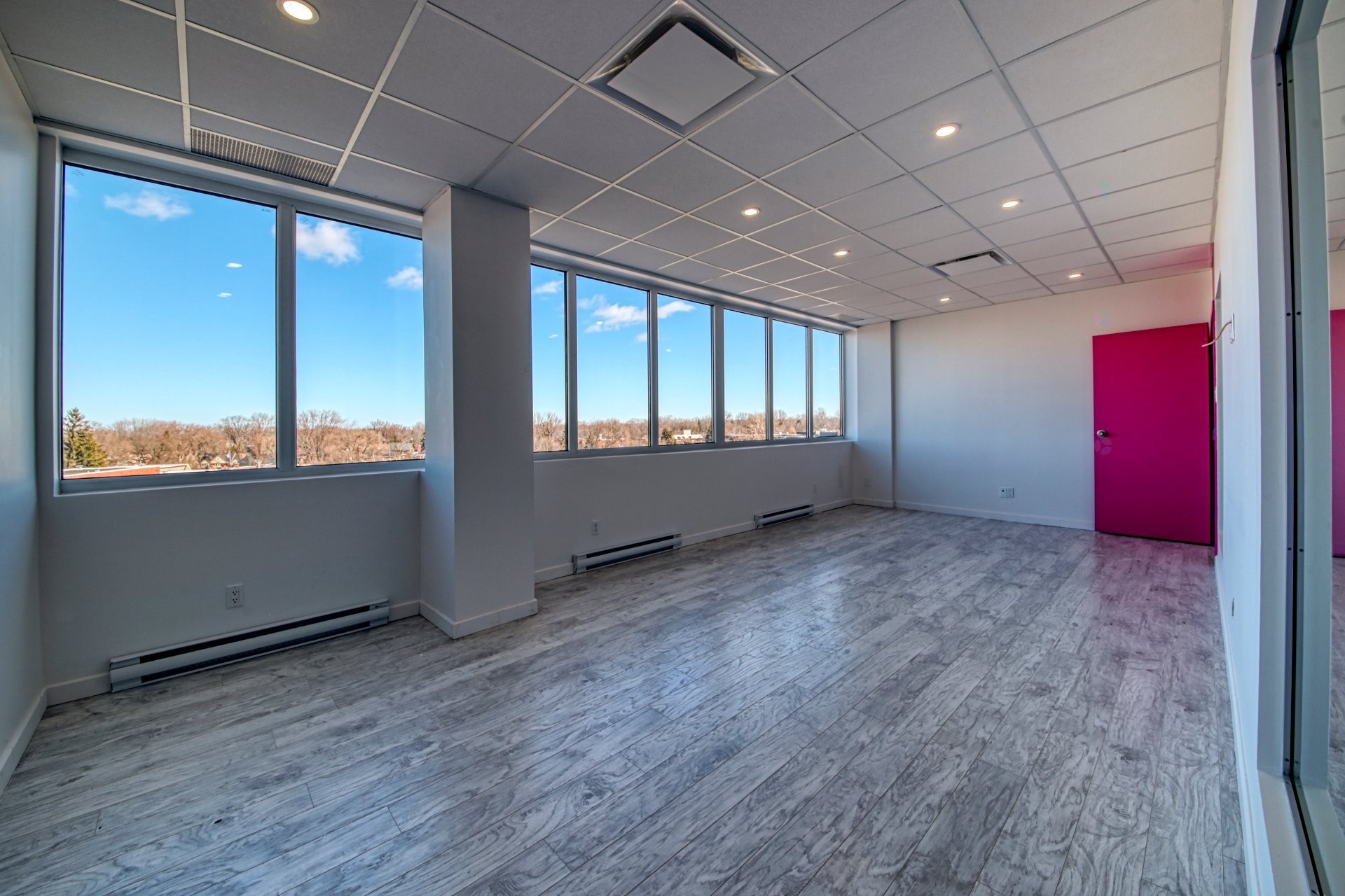 Office - 410-465 Av. Victoria, Saint-Lambert, QC - Indoor Photo Showing Other Room