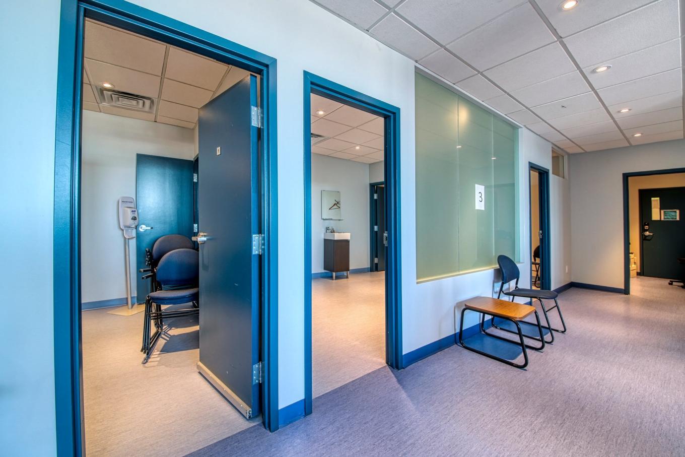 Bureau - 410-465 Av. Victoria, Saint-Lambert, QC