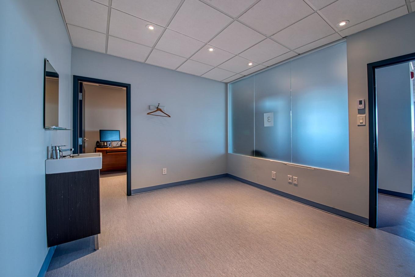 Bureau - 410-465 Av. Victoria, Saint-Lambert, QC