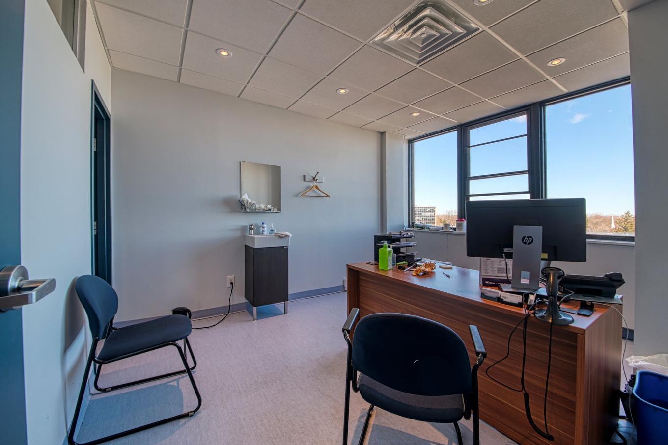 Bureau - 410-465 Av. Victoria, Saint-Lambert, QC