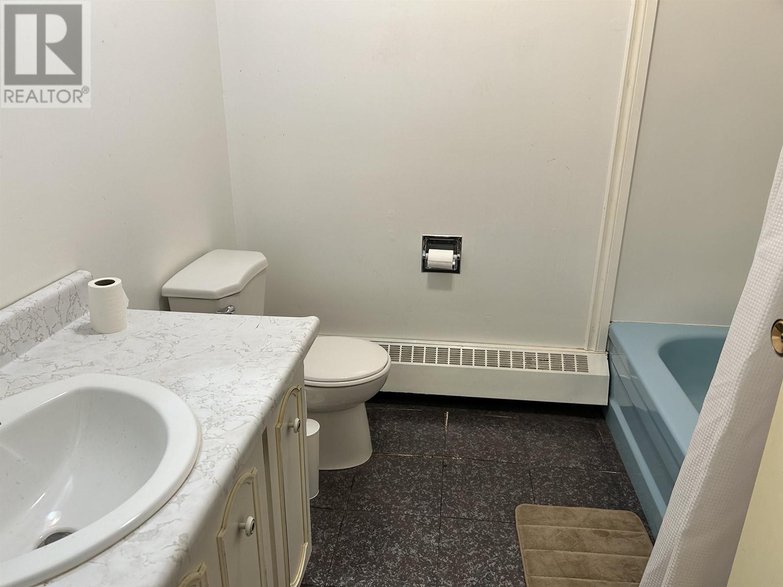 10321 Gething Street, Fort St. John, BC - Indoor Photo Showing Bathroom