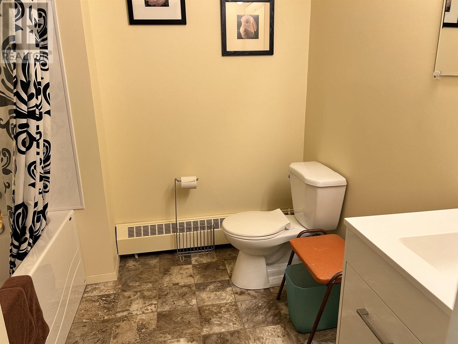 10321 Gething Street, Fort St. John, BC - Indoor Photo Showing Bathroom