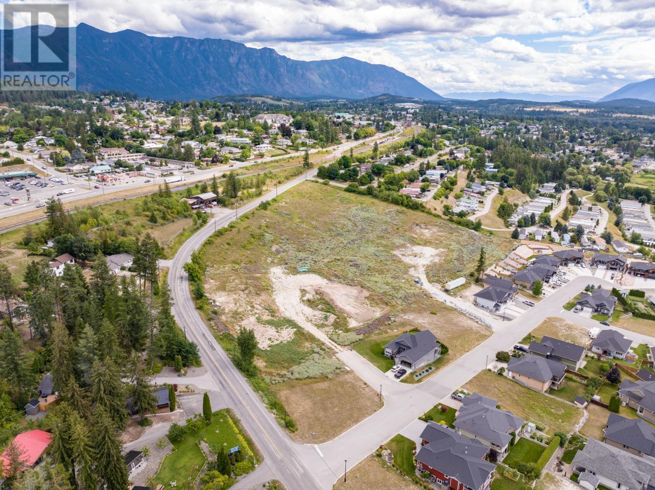 712 Valleyview Drive, Creston, BC