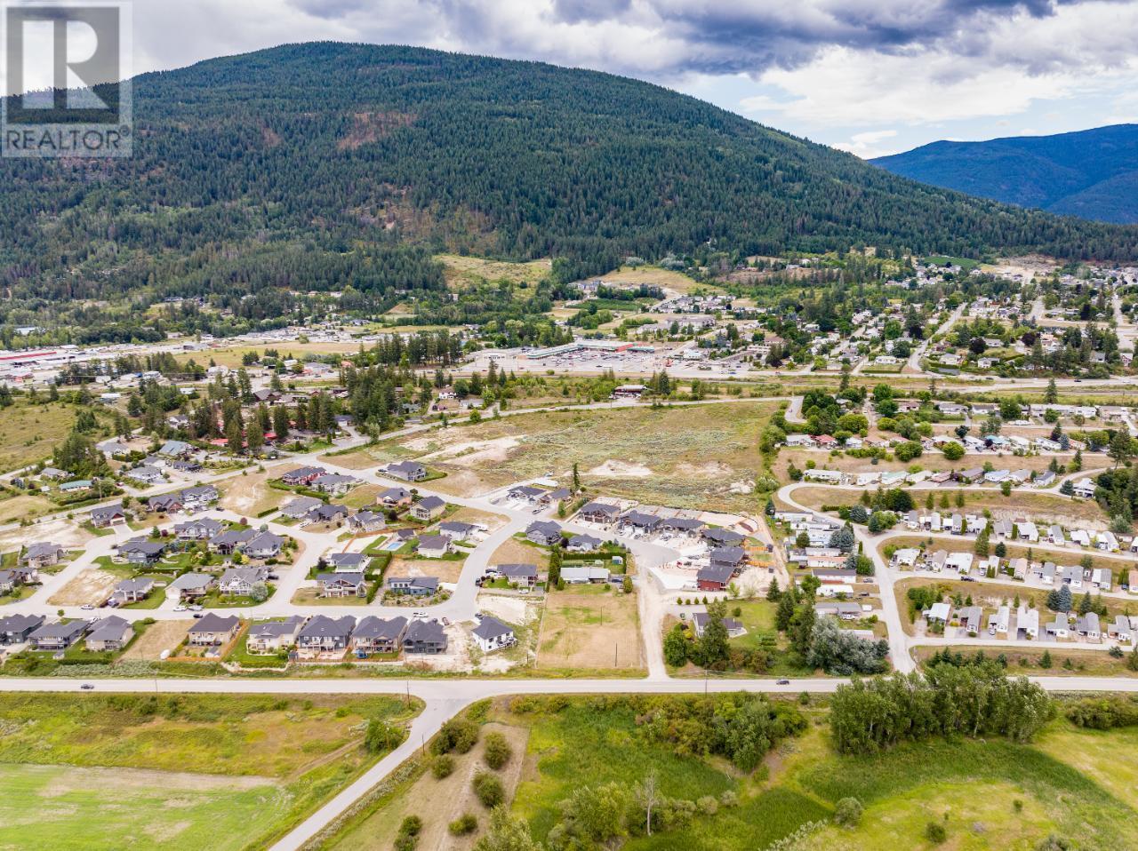 712 Valleyview Drive, Creston, BC