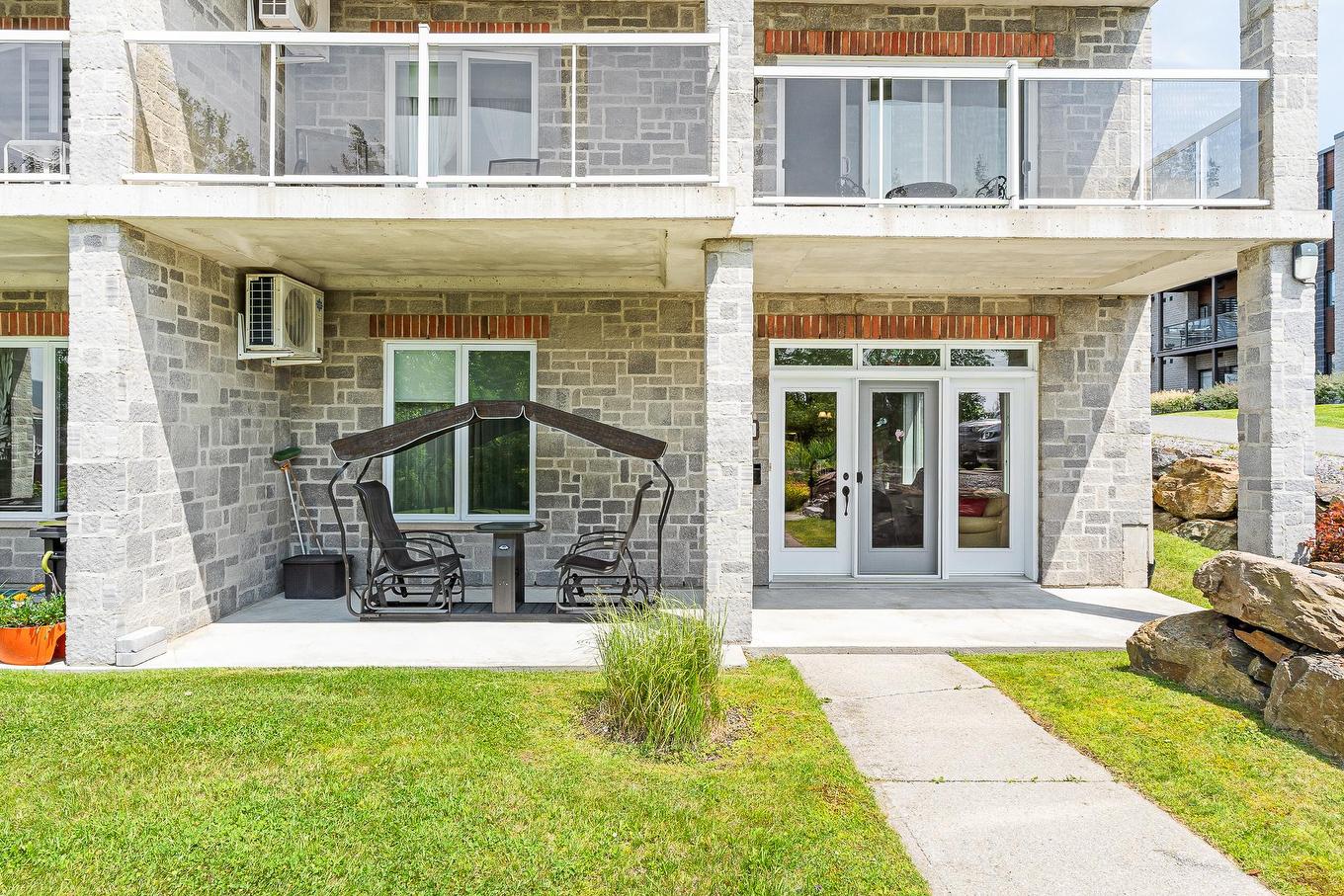 Balcon - 1-1001 Rue Merry N., Magog, QC - Outdoor