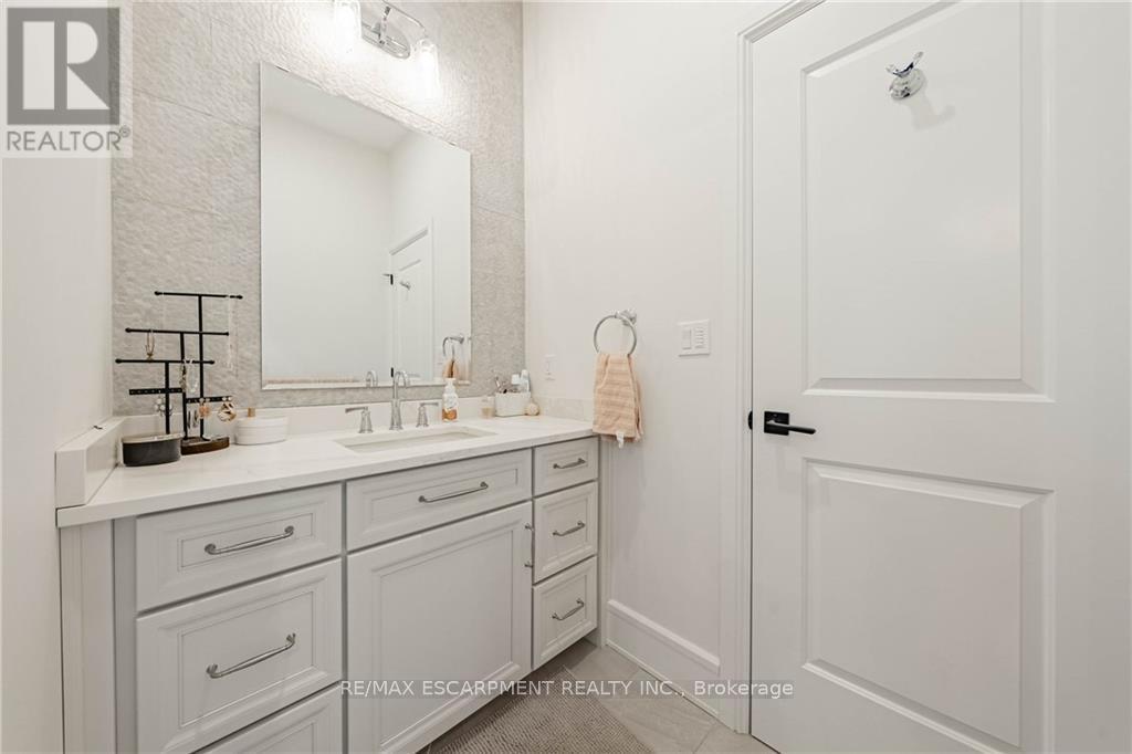 4 Middleport Road, Brant, ON - Indoor Photo Showing Bathroom