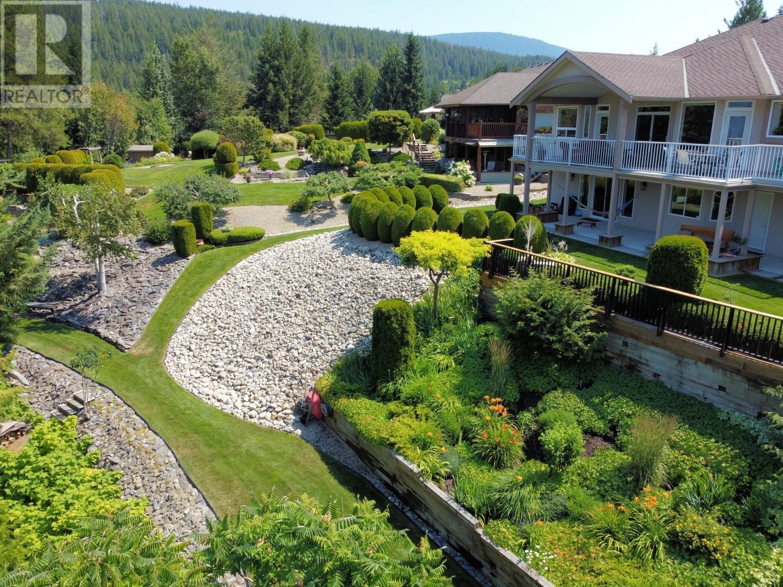 2675 Doebert Road, Blind Bay, BC - Outdoor With Balcony
