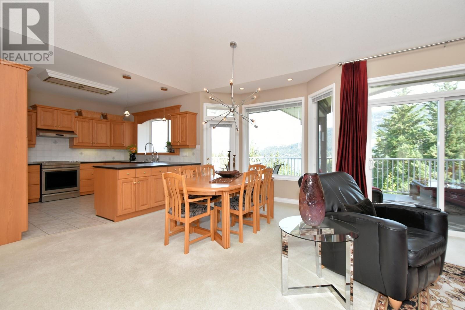 2675 Doebert Road, Blind Bay, BC - Indoor